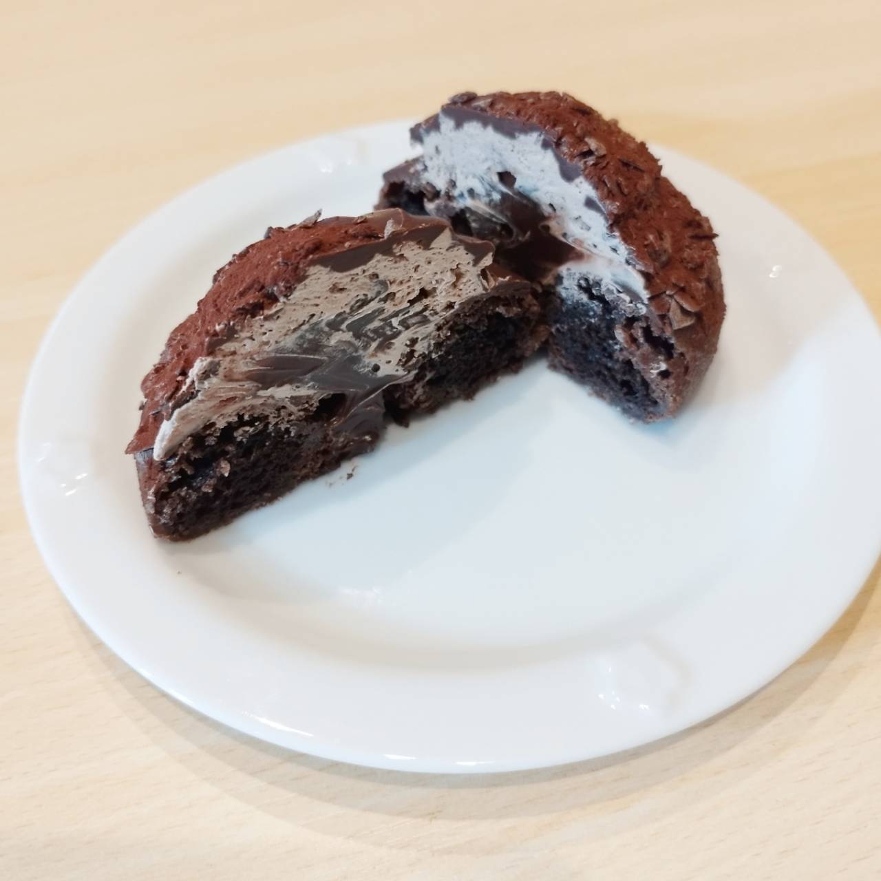 Food misterdonut godiva 2026 3